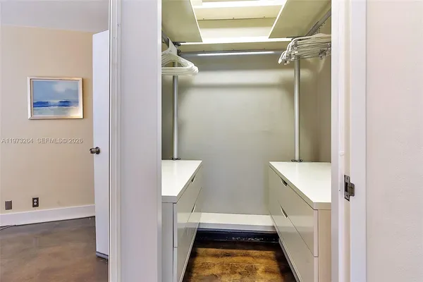 $3,000 | 1200 West Avenue, Unit 423, Miami Beach, FL 33139