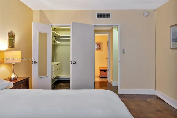 $3,000 | 1200 West Avenue, Unit 423, Miami Beach, FL 33139