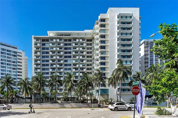 $3,000 | 1200 West Avenue, Unit 423, Miami Beach, FL 33139