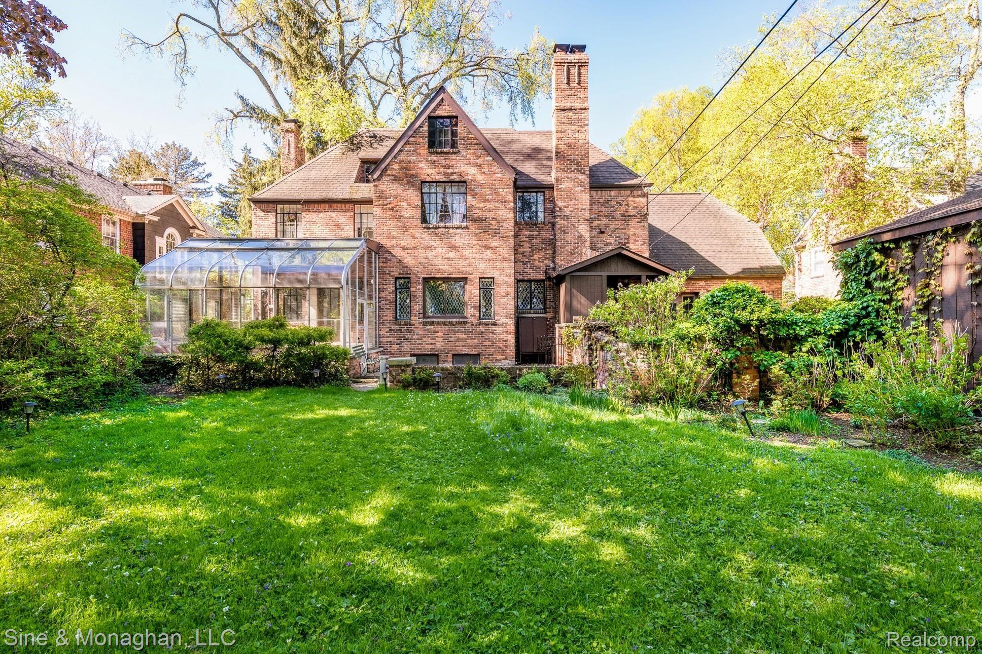 210 Merriweather Road Grosse Pointe, MI 48236 - Photo 43 of 57 DSC_8391.jpg