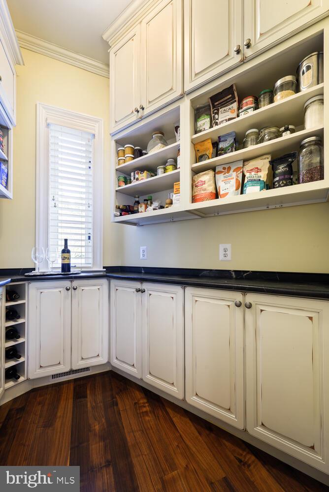 102 Grandview Avenue Hopewell, NJ 08525 - Photo 32 of 79 Walk in pantry