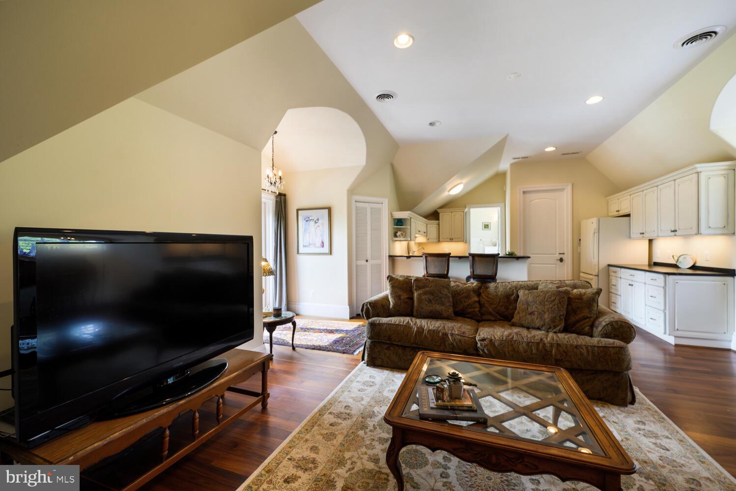 102 Grandview Avenue Hopewell, NJ 08525 - Photo 53 of 79 Open plan guest apartment