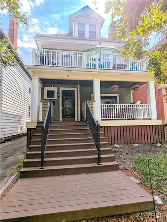 $1,600 | 76 St James Place, Buffalo, NY 14222