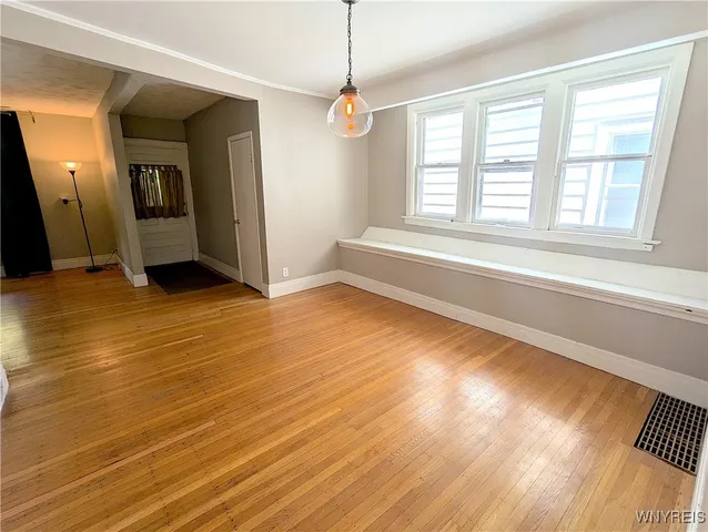 $1,700 | 76 St James Place, Buffalo, NY 14222