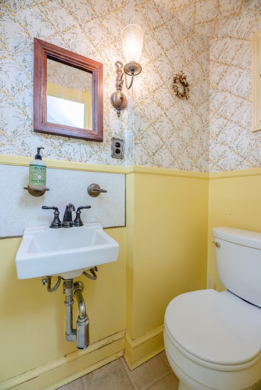 124 Thornton Road Irondequoit, NY 14617 - Photo 13 of 27 Powder rm