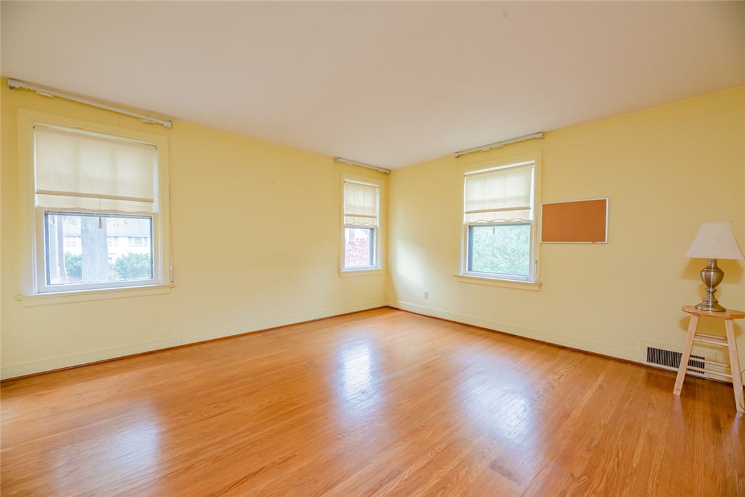 124 Thornton Road Irondequoit, NY 14617 - Photo 16 of 27 Bedroom 1