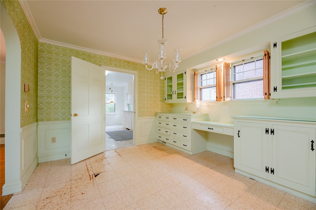 124 Thornton Road Irondequoit, NY 14617 - Photo 9 of 27