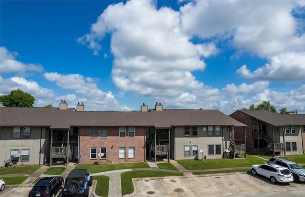 $99,000 | 418 Garland Drive, Unit 206, Lake Jackson, TX 77566