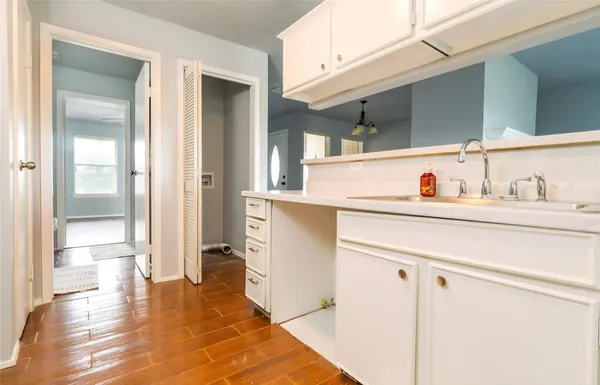 $99,000 | 418 Garland Drive, Unit 206, Lake Jackson, TX 77566