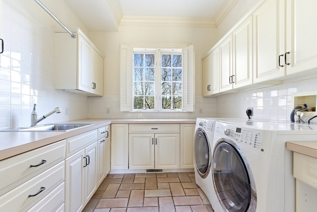 8 Porter Lane Lexington, MA 02420 - Photo 28 of 42