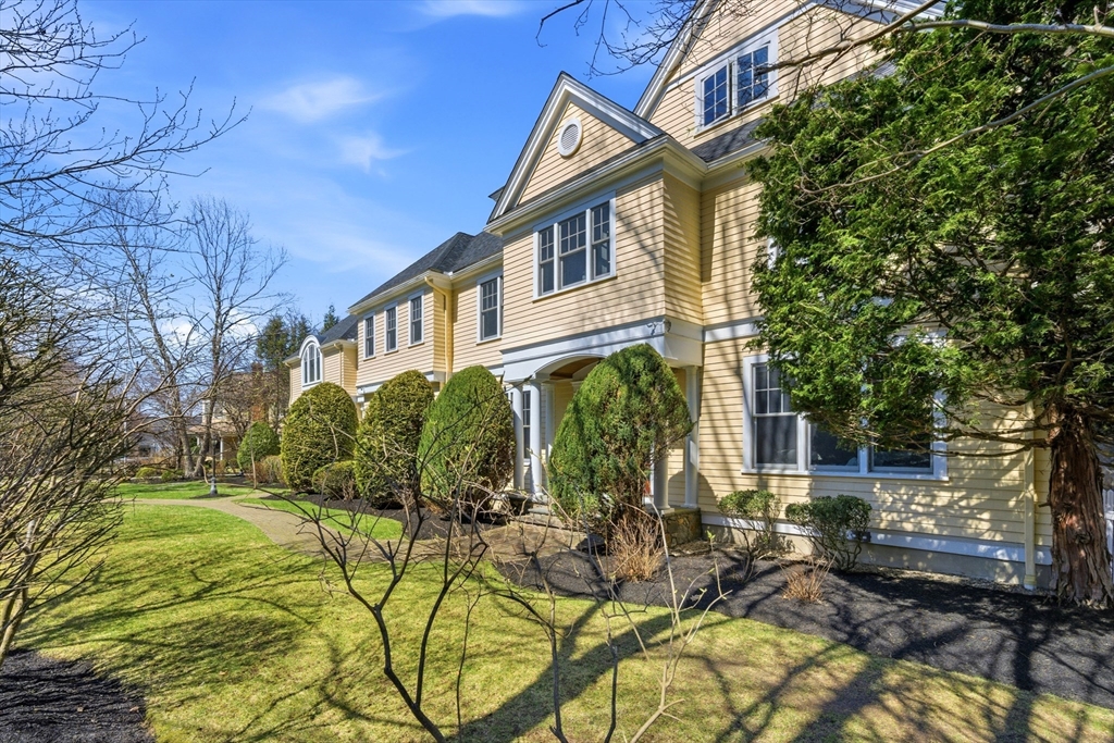 8 Porter Lane Lexington, MA 02420 - Photo 5 of 42