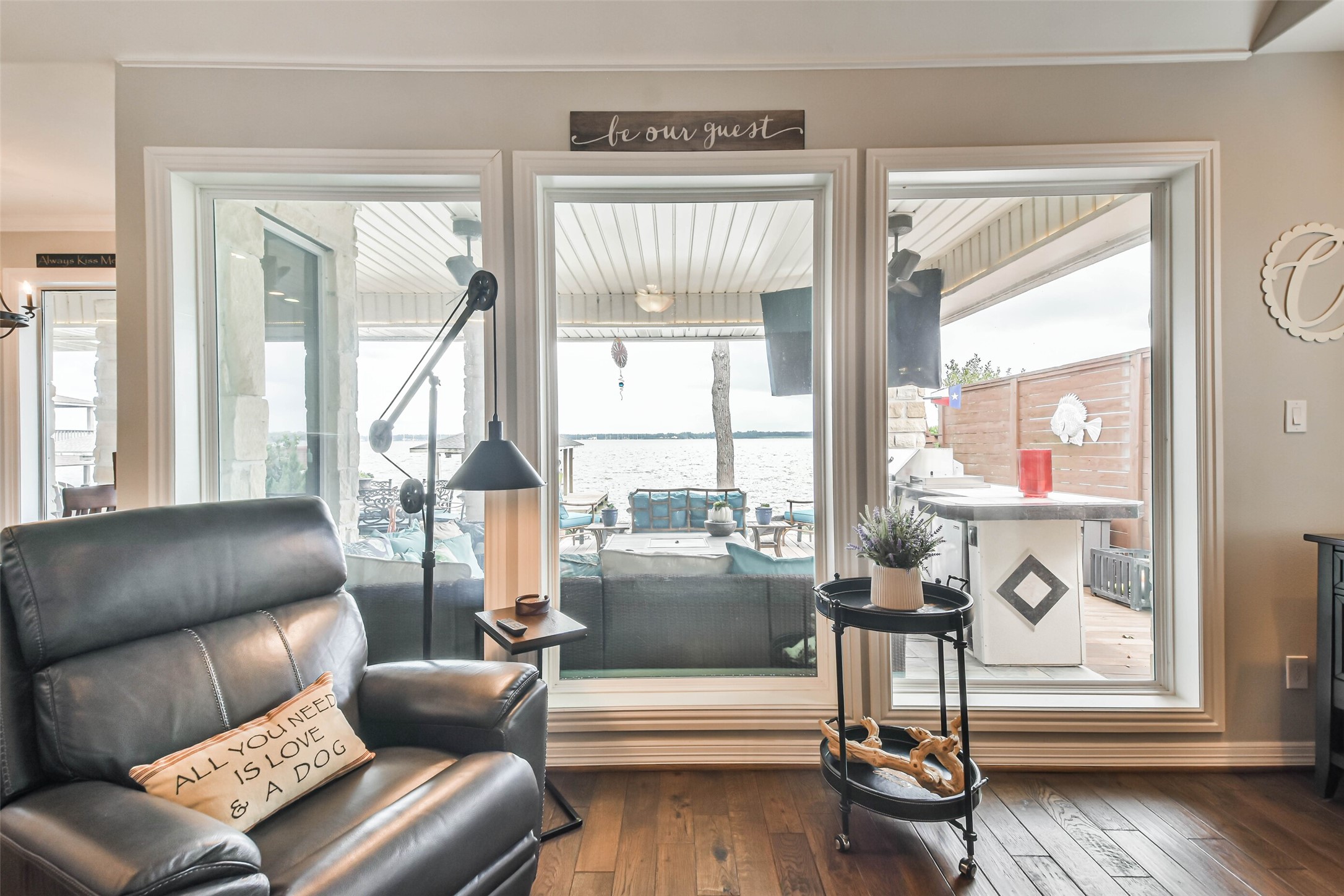 19022 Vantage View Lane Houston, TX 77346 - Photo 12 of 38 a living room with furniture and a window