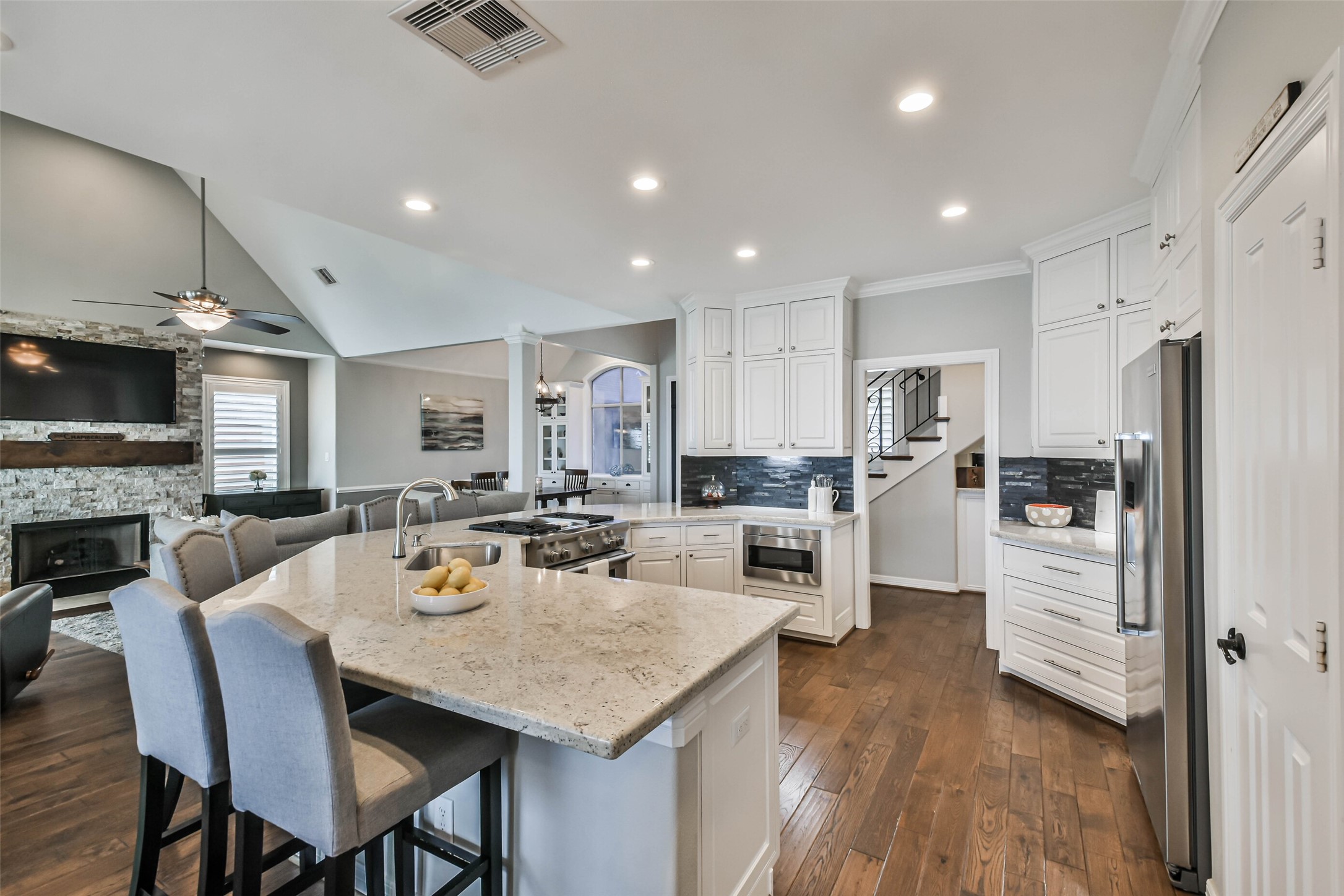 19022 Vantage View Lane Houston, TX 77346 - Photo 14 of 38 a view of kitchen with sink and refrigerator