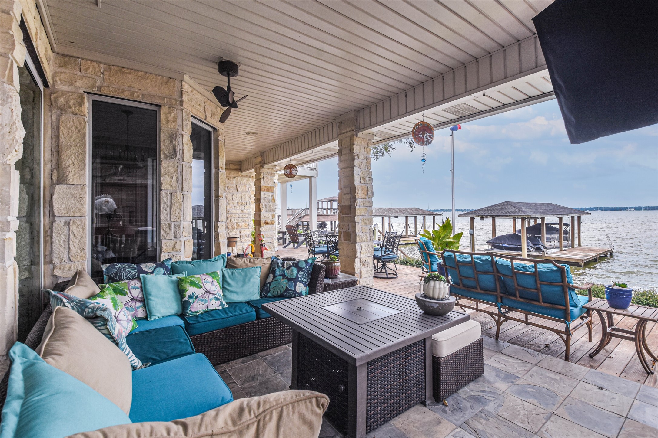 19022 Vantage View Lane Houston, TX 77346 - Photo 38 of 38 a outdoor space with furniture