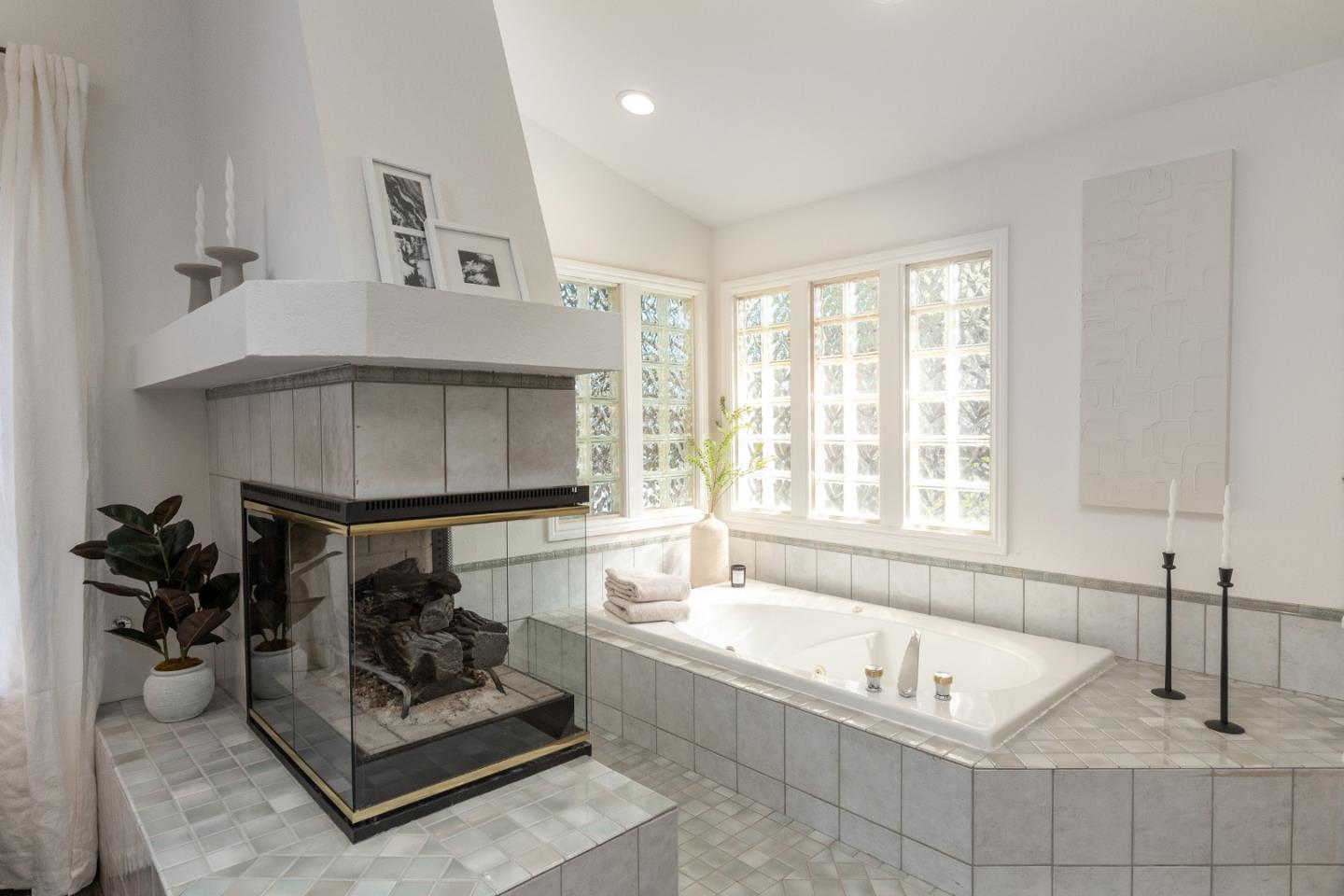 18901 Devon Avenue Saratoga, CA 95070 - Photo 10 of 21