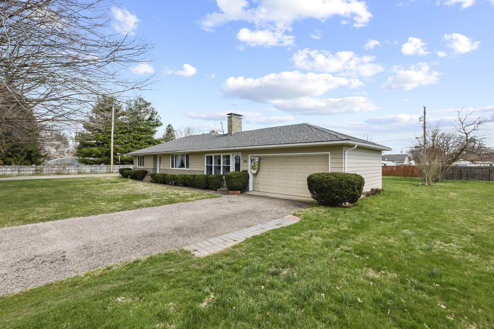204 Boving Road Lancaster, OH 43130 - Photo 44 of 56 Driveway