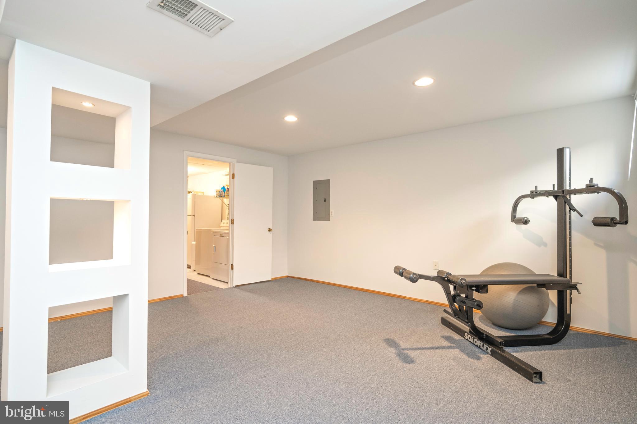 8486 Rippled Creek Court Springfield, VA 22153 - Photo 27 of 37 Gallery Image 27