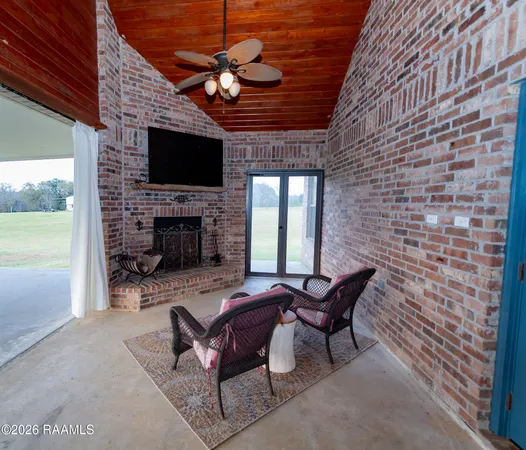 $440,000 | 293 Nezpique Lane, Iota, LA 70543