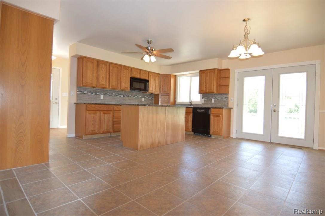 7795 Broadbridge Road Fair Haven, MI 48023 - Photo 4 of 16 DSC_4412.JPG