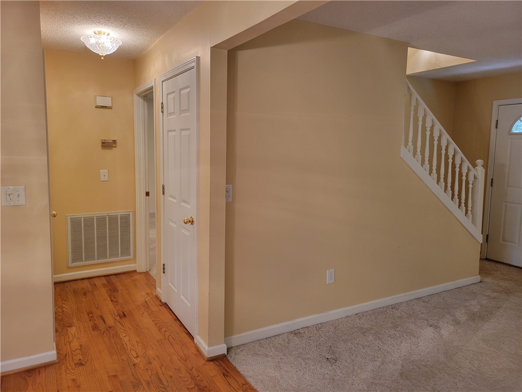 2000 Ridgeview Lane Seneca, SC 29678 - Photo 6 of 30
