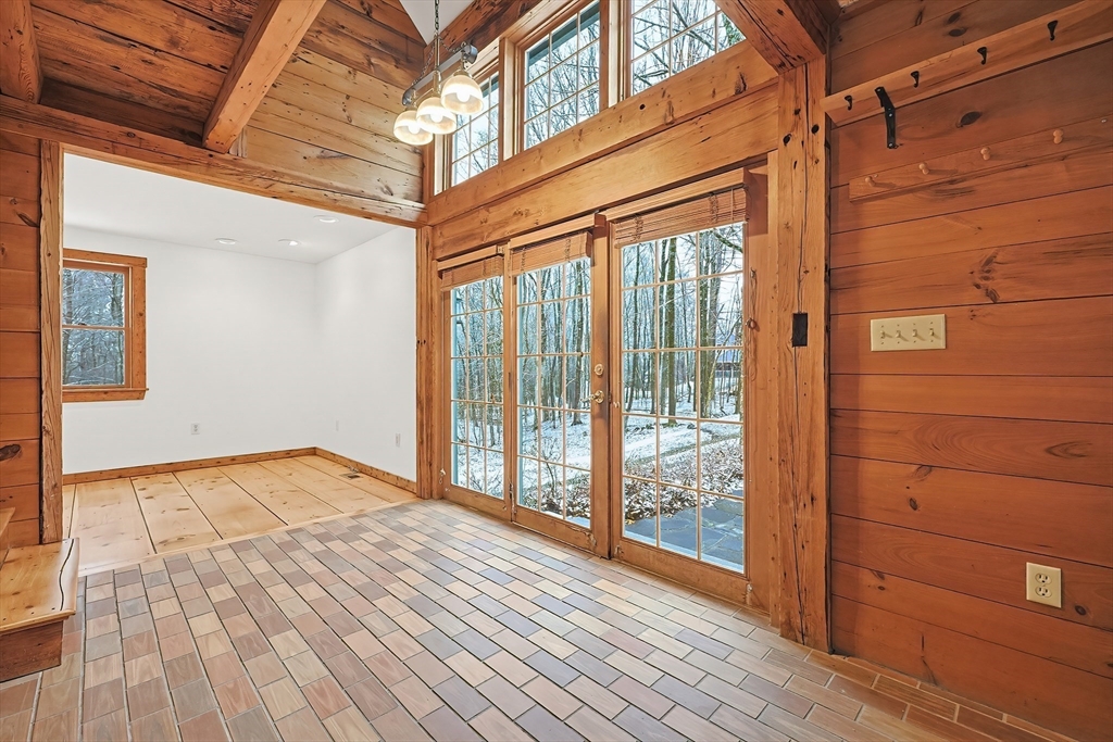 9 Spaulding Road Shirley, MA 01464 - Photo 4 of 42