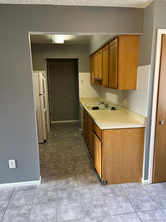 11309 East 11 Mile Road Warren, MI 48093 - Photo 3 of 6