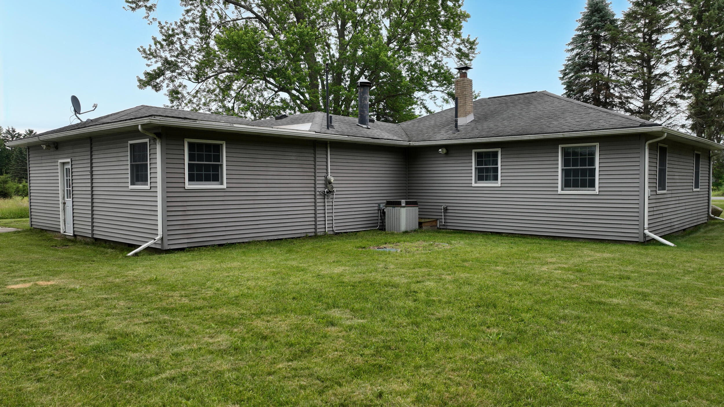 18788 Dice Road Merrill, MI 48637 - Photo 7 of 54 18788 dice rd (7)
