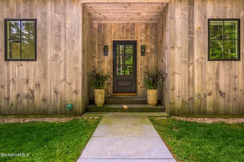 a view of a entryway door of the house