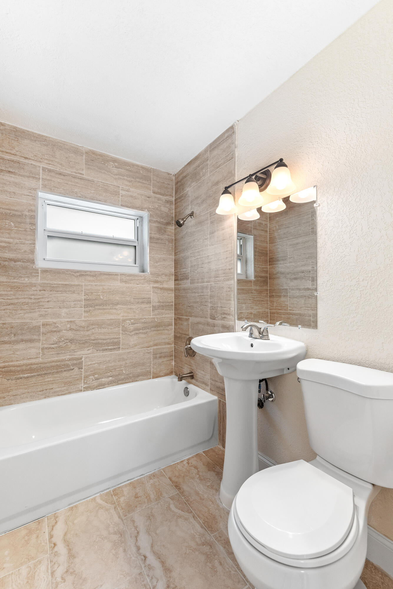 123 Silver Beach Road Riviera Beach, FL 33403 - Photo 12 of 27 123SilverBeachRdRivieraBeach-12