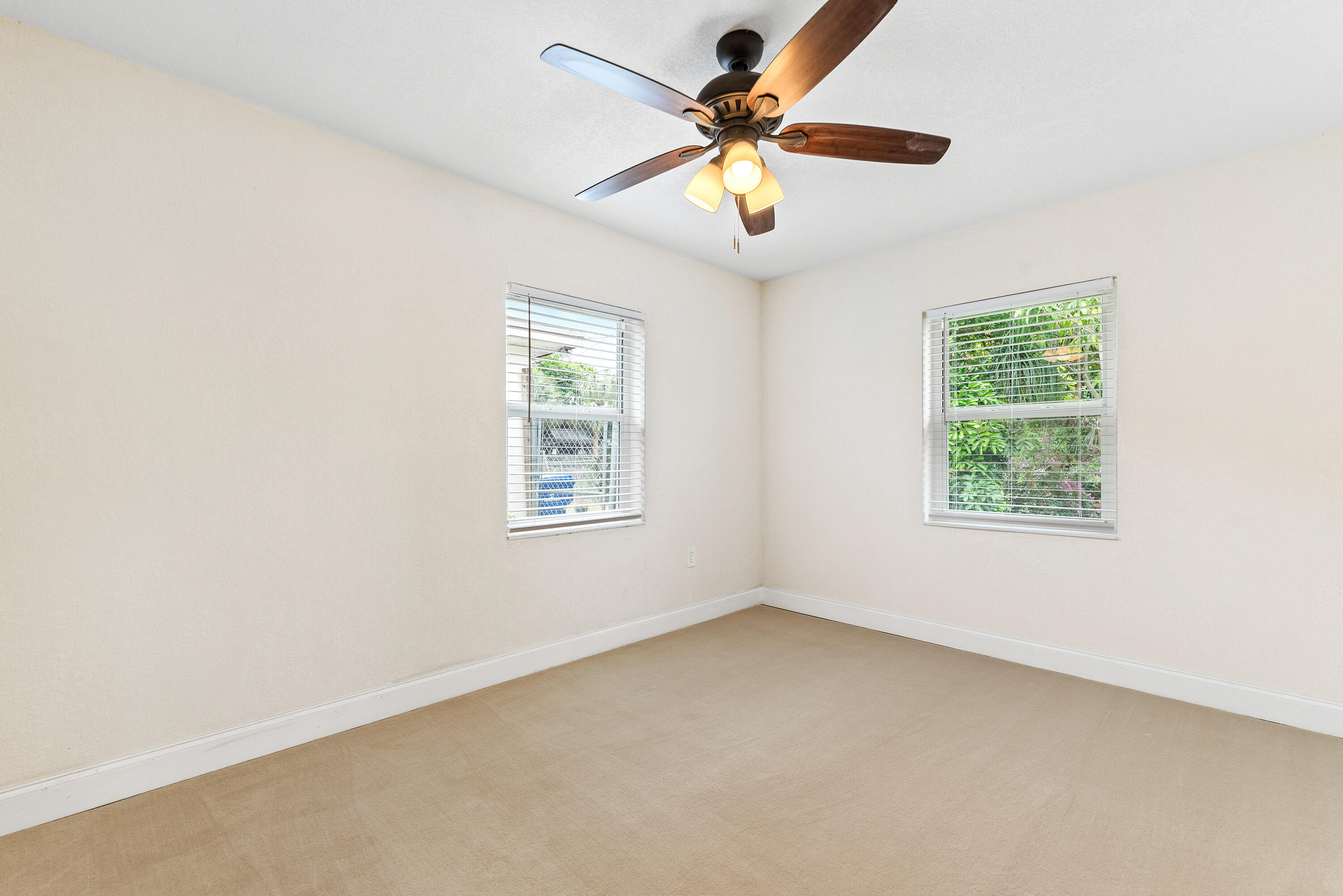 123 Silver Beach Road Riviera Beach, FL 33403 - Photo 13 of 27 123SilverBeachRdRivieraBeach-13
