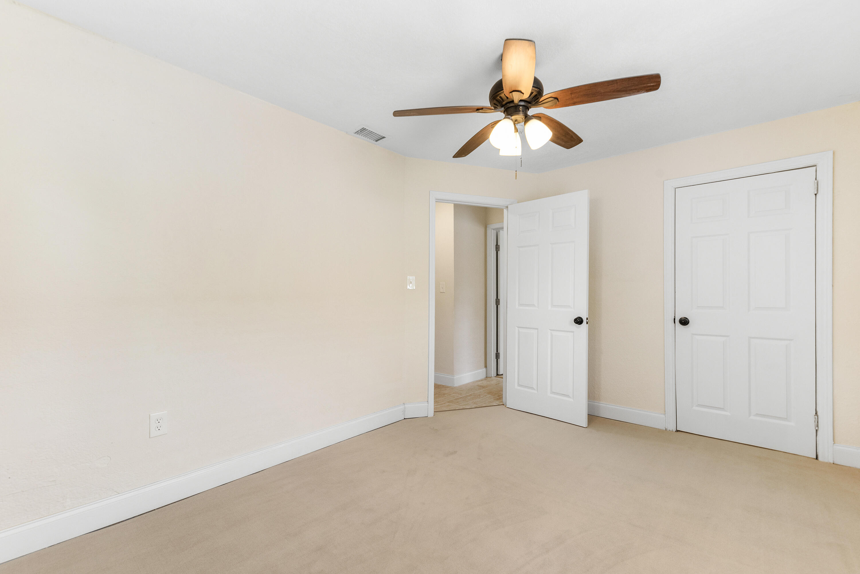 123 Silver Beach Road Riviera Beach, FL 33403 - Photo 14 of 27 123SilverBeachRdRivieraBeach-14