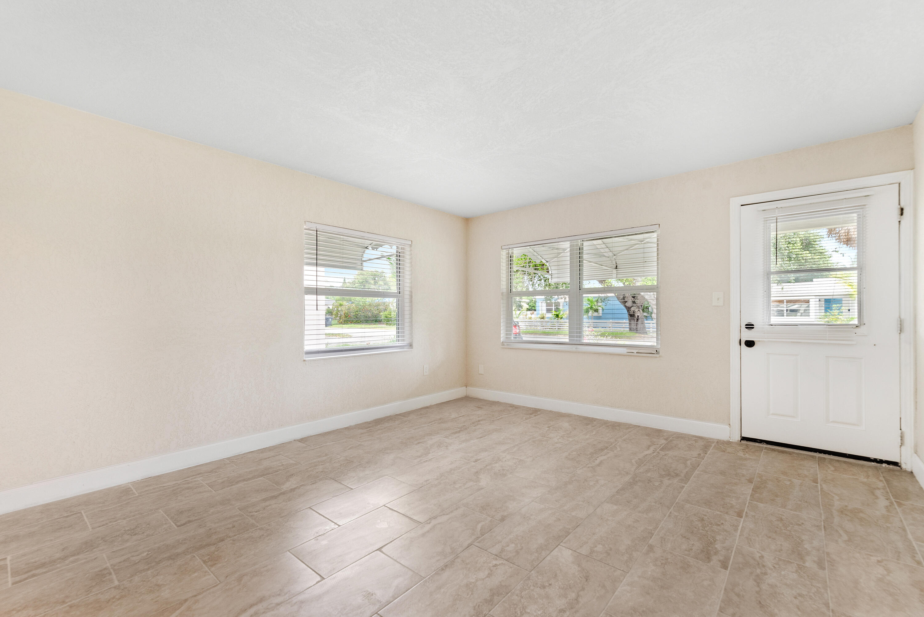123 Silver Beach Road Riviera Beach, FL 33403 - Photo 17 of 27 123SilverBeachRdRivieraBeach-17