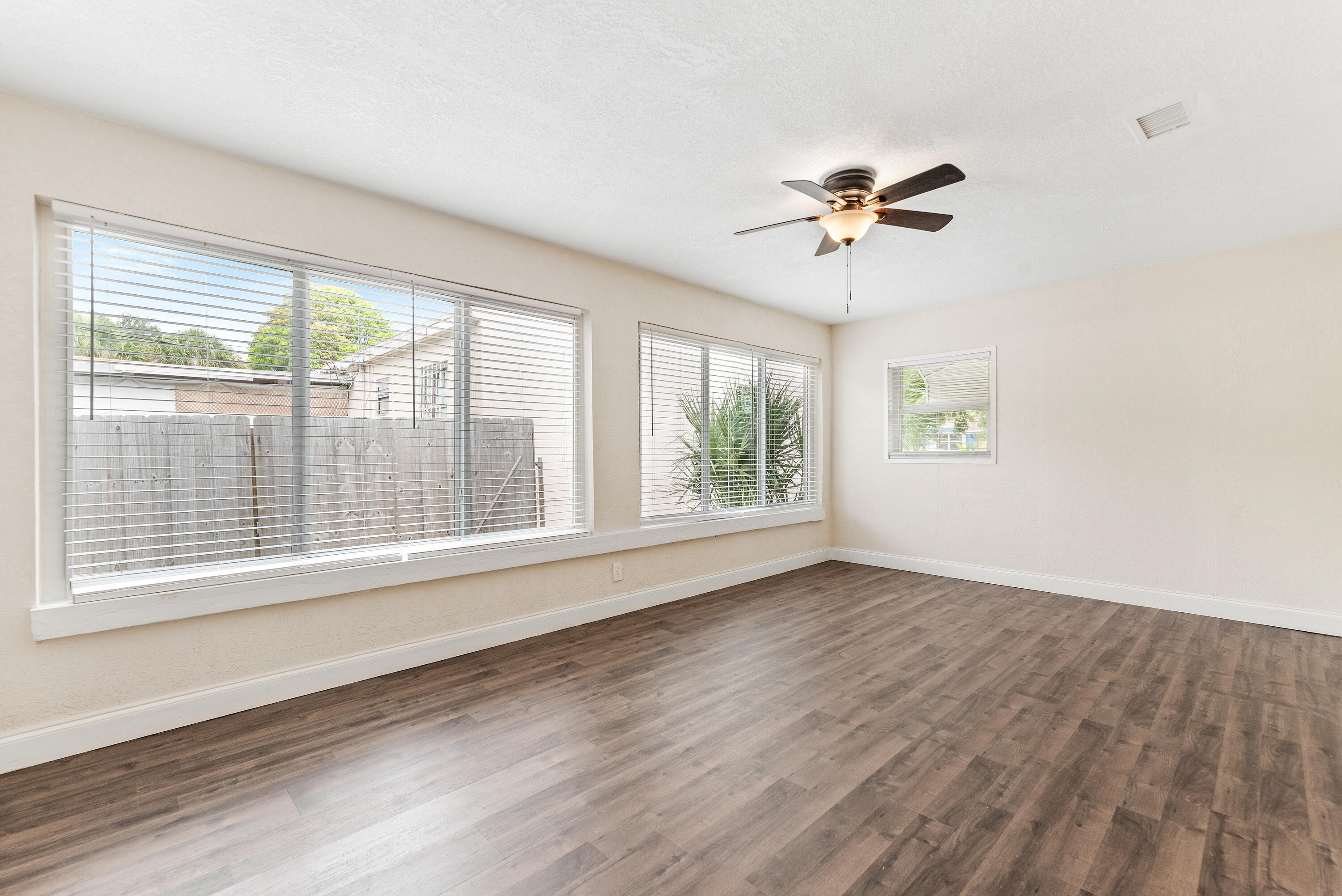 123 Silver Beach Road Riviera Beach, FL 33403 - Photo 18 of 27 123SilverBeachRdRivieraBeach-18