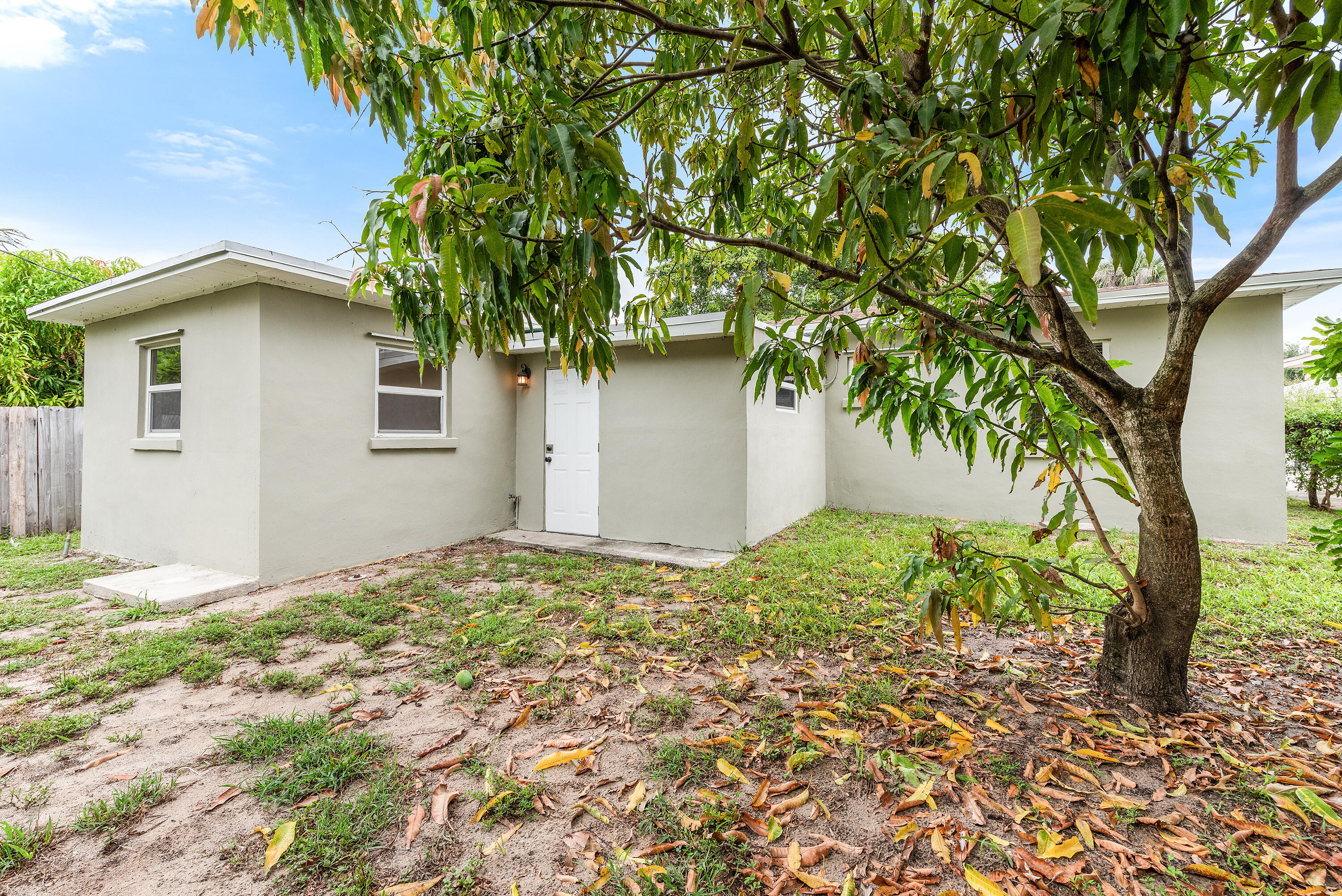 123 Silver Beach Road Riviera Beach, FL 33403 - Photo 20 of 27 123SilverBeachRdRivieraBeach-20
