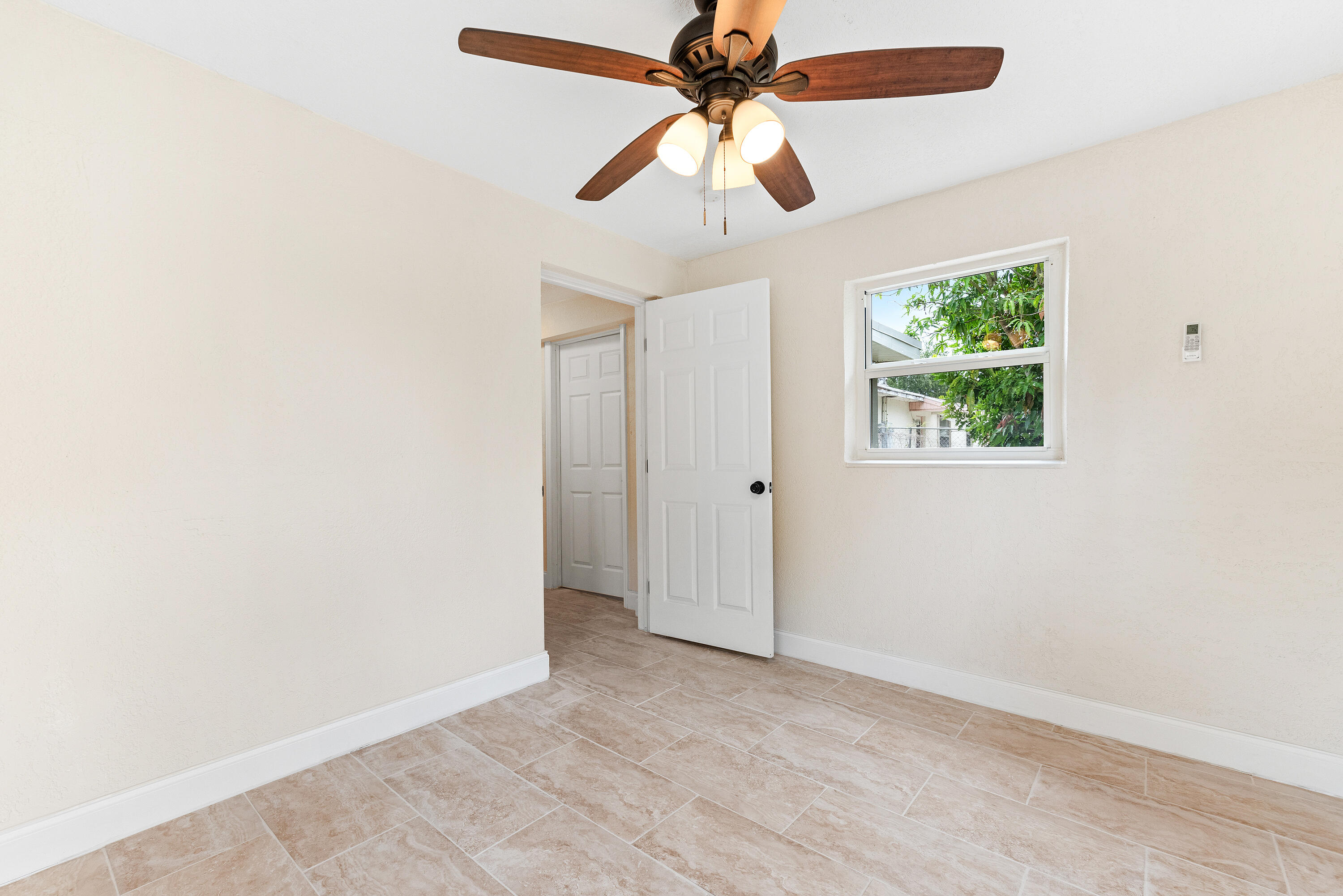 123 Silver Beach Road Riviera Beach, FL 33403 - Photo 7 of 27 123SilverBeachRdRivieraBeach-6