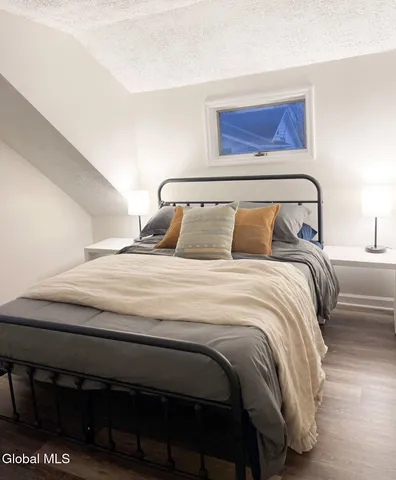 $2,995 | 35 State Street, Saratoga Springs, NY 12866