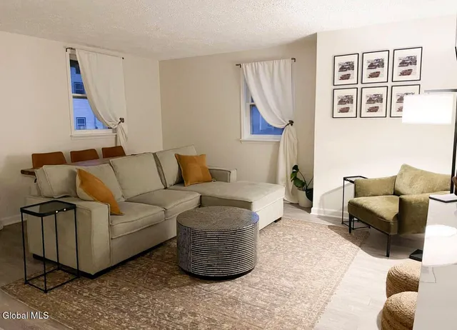 $2,995 | 35 State Street, Saratoga Springs, NY 12866