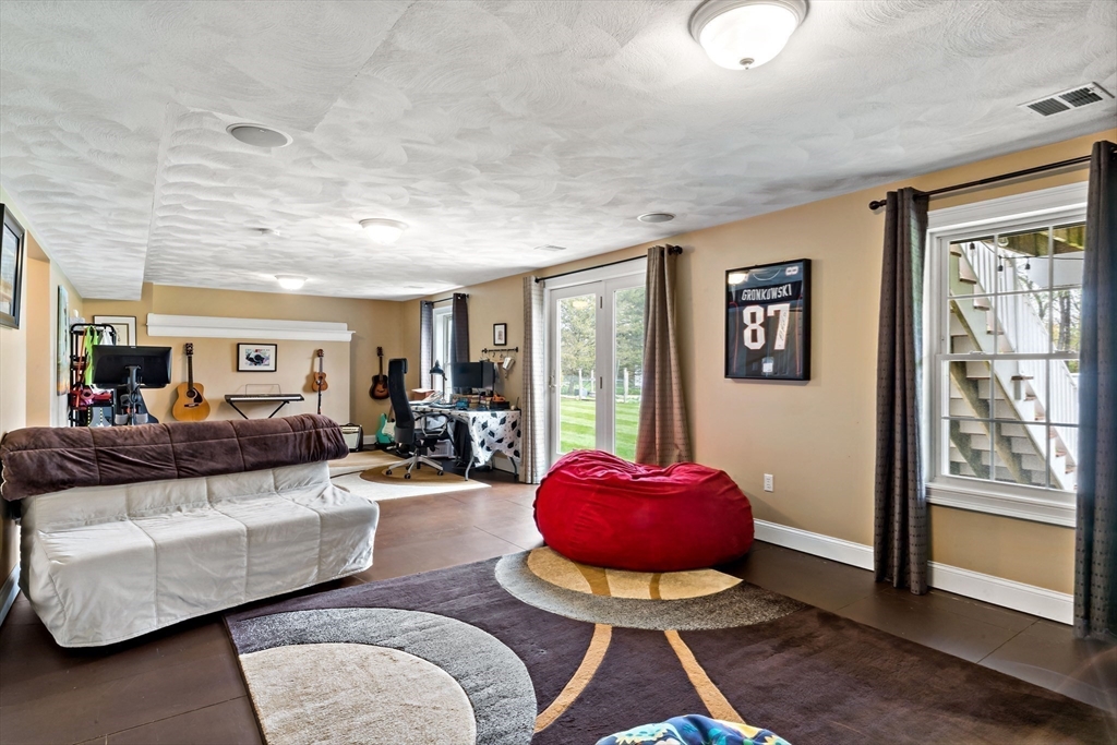9 Round Farm Road Rehoboth, MA 02769 - Photo 36 of 41