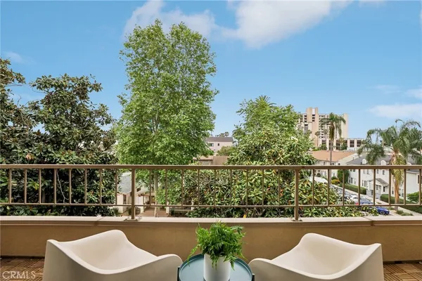 $669,000 | 100 Hermosa Avenue, Unit 3A, Long Beach, CA 90802