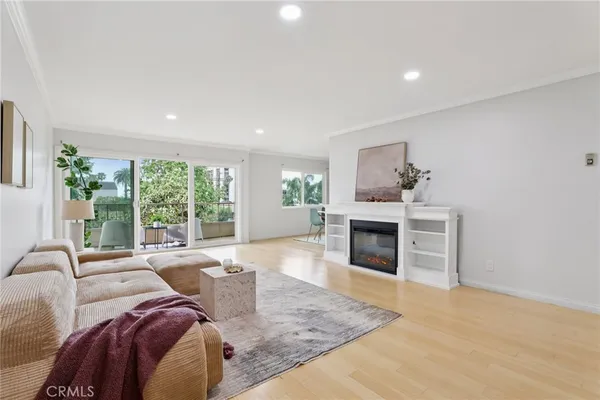 $669,000 | 100 Hermosa Avenue, Unit 3A, Long Beach, CA 90802