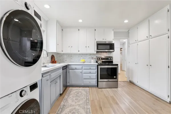 $669,000 | 100 Hermosa Avenue, Unit 3A, Long Beach, CA 90802