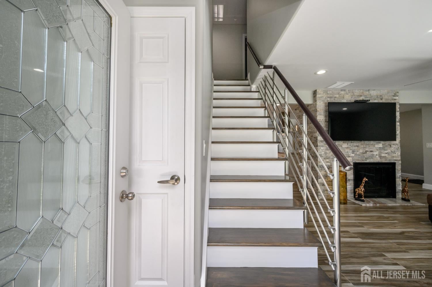 106 Greenbrook Road Green Brook, NJ 08812 - Photo 4 of 51