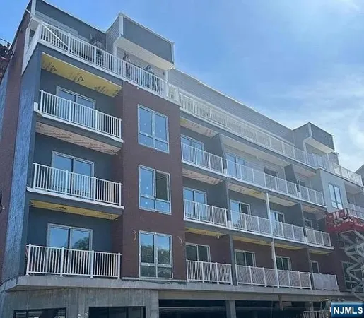 $2,650 | 318 Dixon Avenue, Unit 403, Paterson, NJ 07501