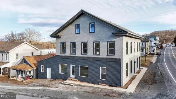 $500,000 | 121 Susanna Street, Dalmatia, PA 17017