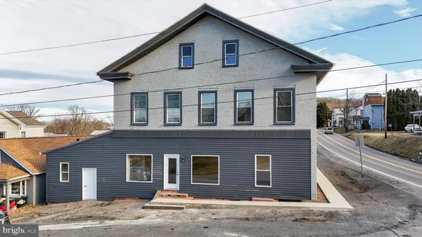 $500,000 | 121 Susanna Street, Dalmatia, PA 17017