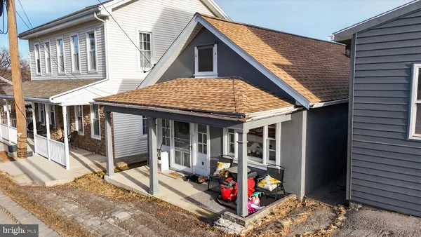$500,000 | 121 Susanna Street, Dalmatia, PA 17017