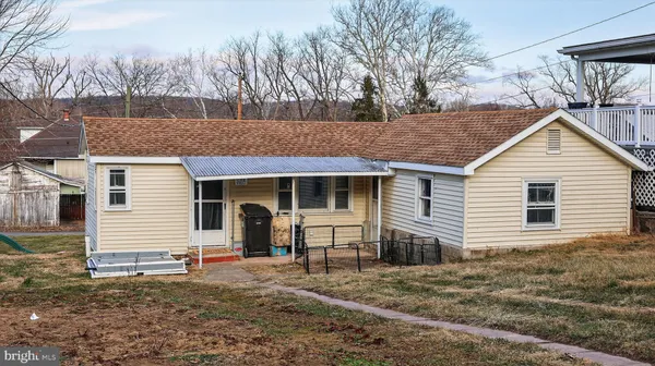 $500,000 | 121 Susanna Street, Dalmatia, PA 17017