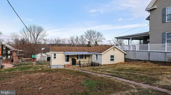$500,000 | 121 Susanna Street, Dalmatia, PA 17017