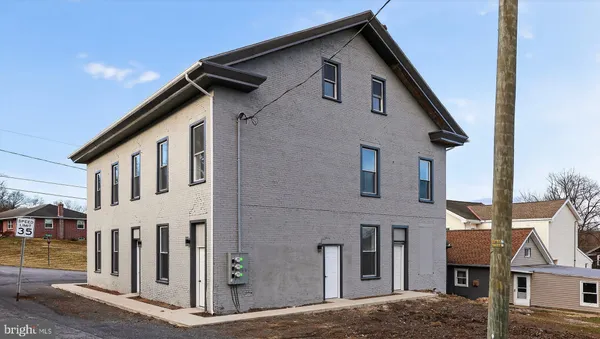 $500,000 | 121 Susanna Street, Dalmatia, PA 17017
