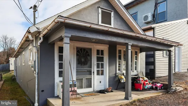 $500,000 | 121 Susanna Street, Dalmatia, PA 17017